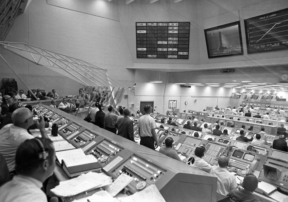 Kennedy Launch Control, the Launch of Apollo 12